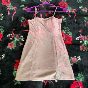 BEAUTIFUL SHIMMERY LIGHT PINK SLIP-ON MINI DRESS